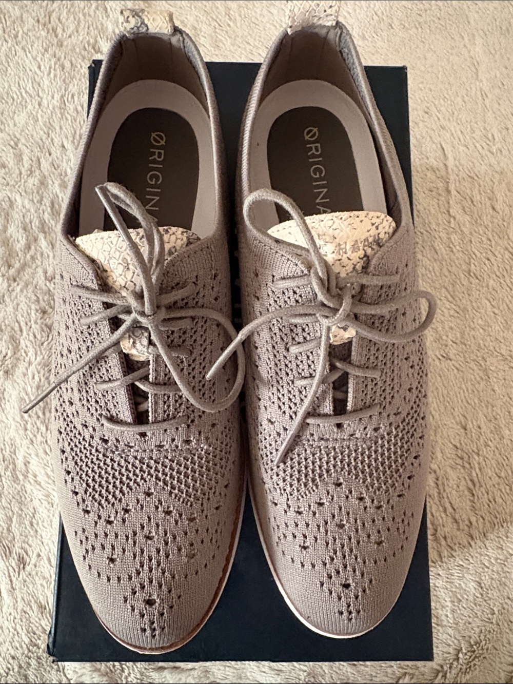 Cole Haan laced knit Oxford in stone color with leather lining.
